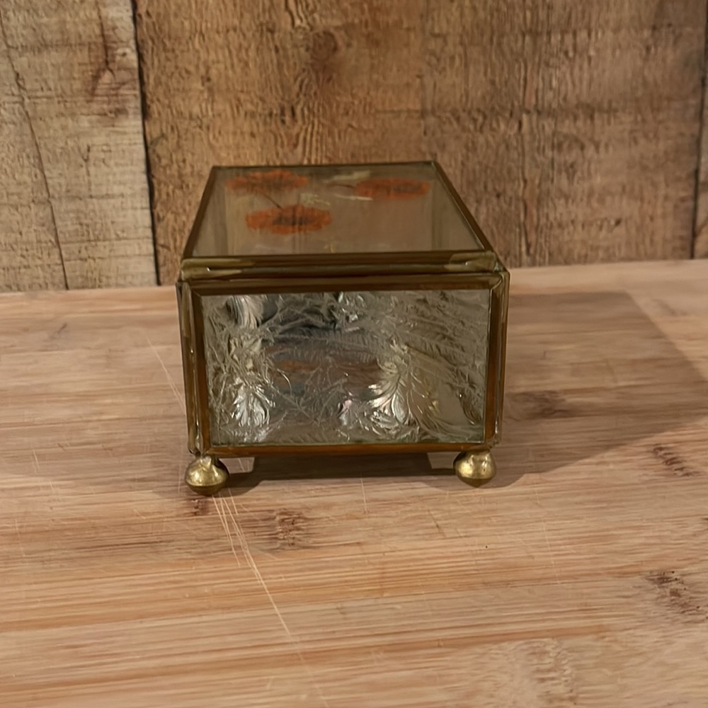 Vintage Brass and glass with pressed flowers trinket box/music box - Picture 5 of 11